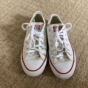 ✨Converse Low Top Sneaker✨